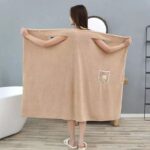 Plain Wearable Towel with Pockets - Image 5